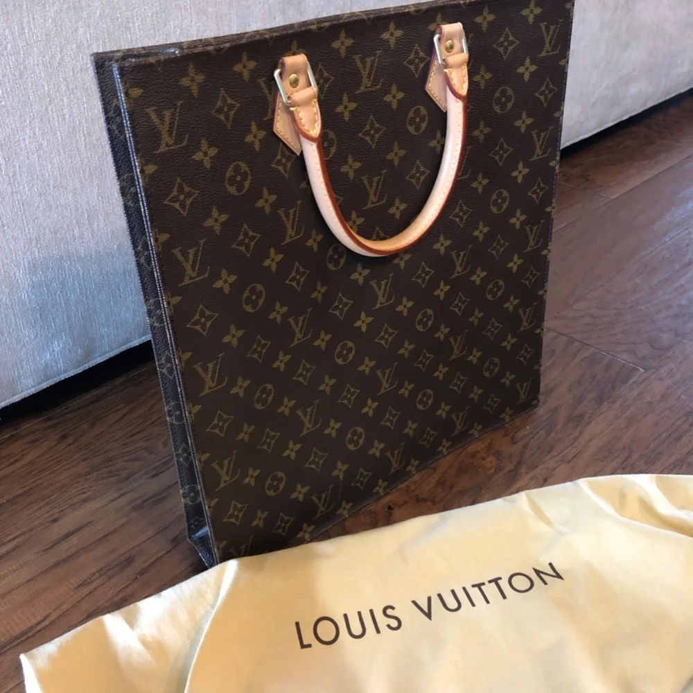 LOUIS VUITTON Sac Plat Tote - Picture 2 of 16
